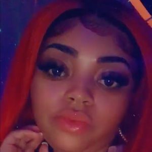 Meet your Posher, Chanel